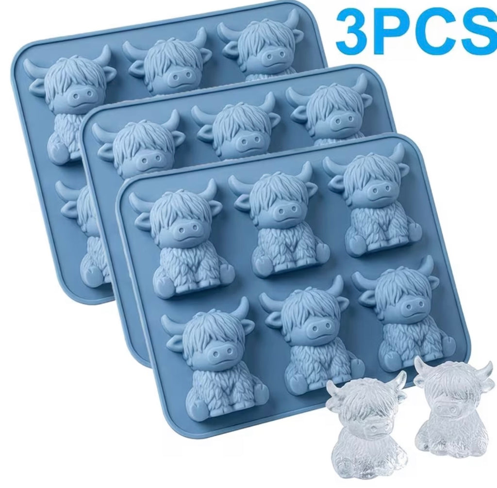 Highland cow ice cube tray