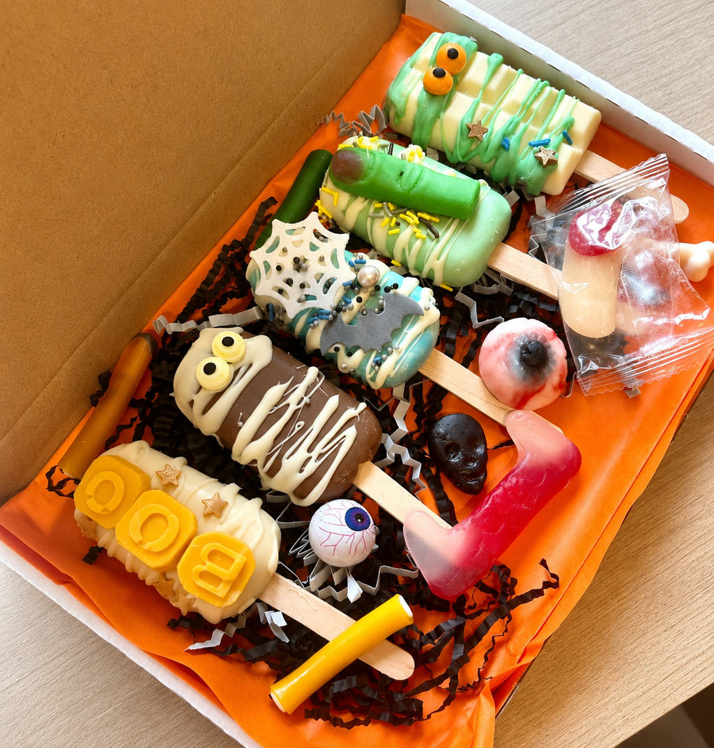 Halloween little box of horrors chocolate lollipops