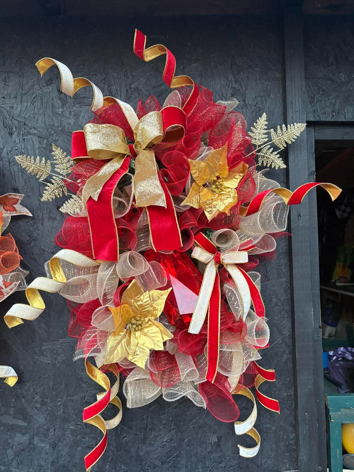 Red Xmas wreath